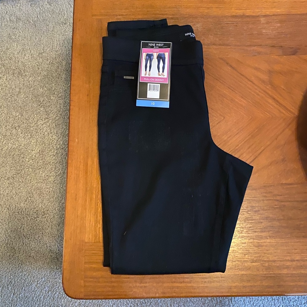 Nine West Ladies Heidi Pull On Pant - NWT - Black - Size 10